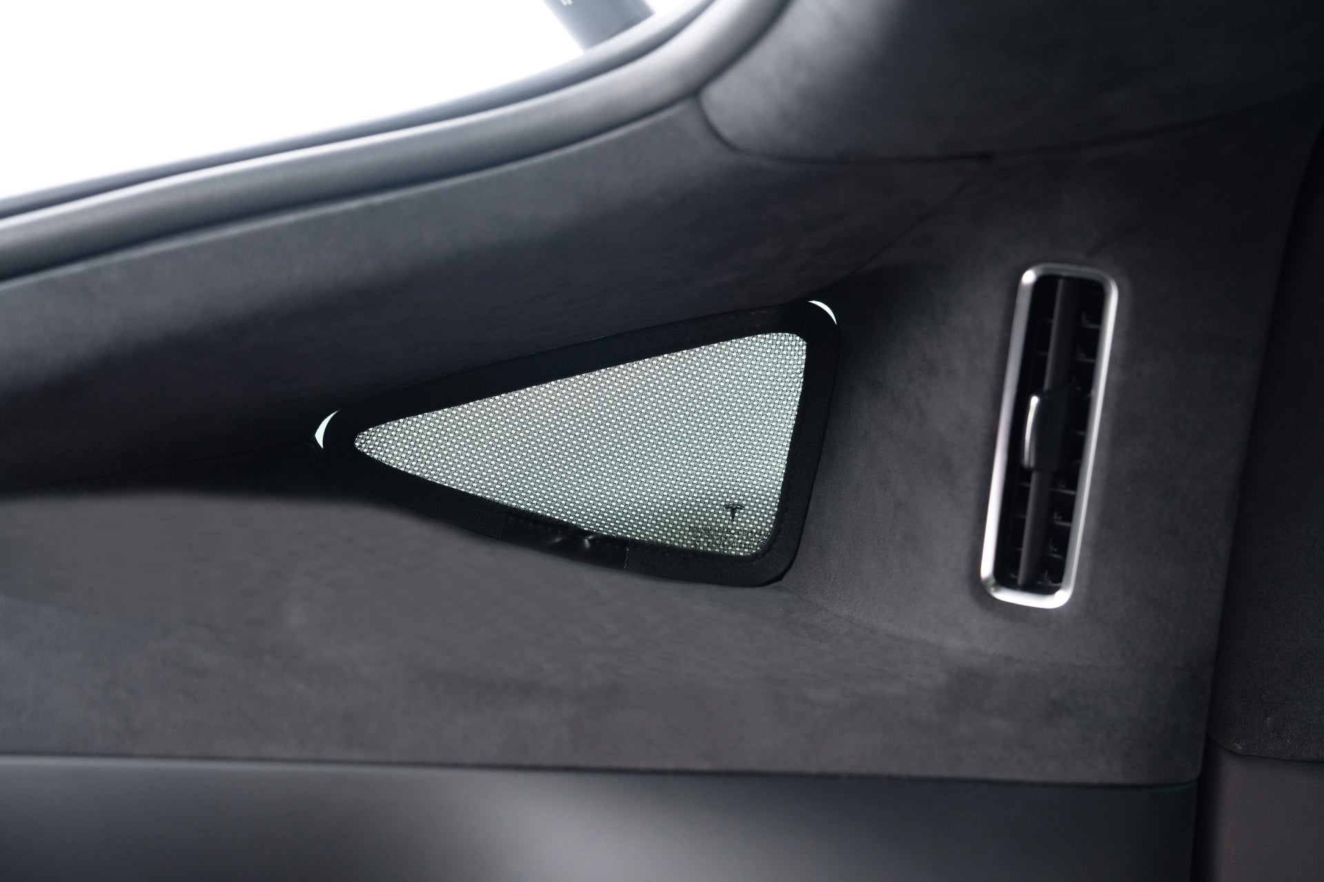 Model X sunshade bundle, easy protection from the sun in the model X - side door little space