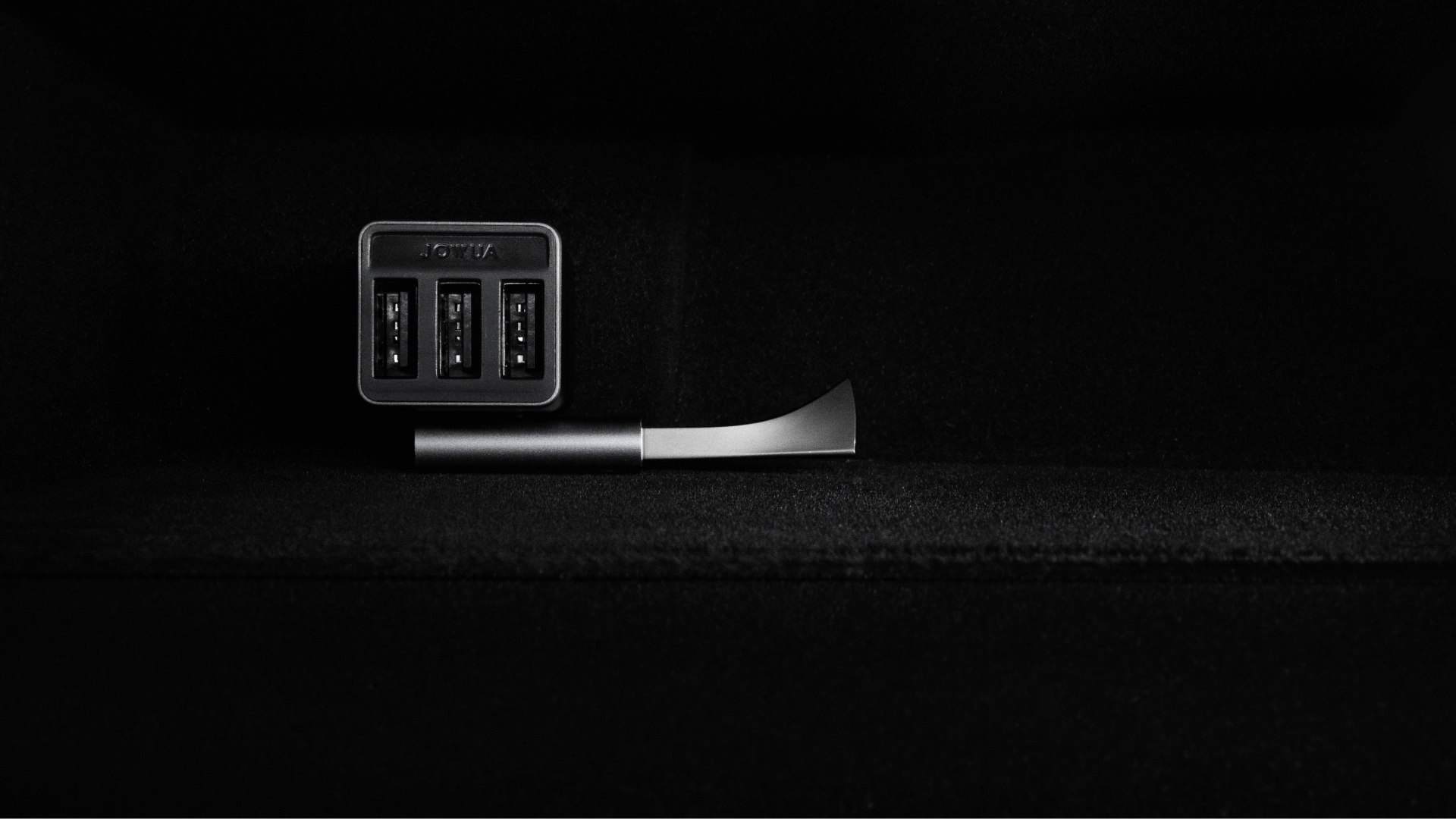 Adaptateur USB-A en forme de L pour Tesla Reengineered Model 3 Highland (2024+)