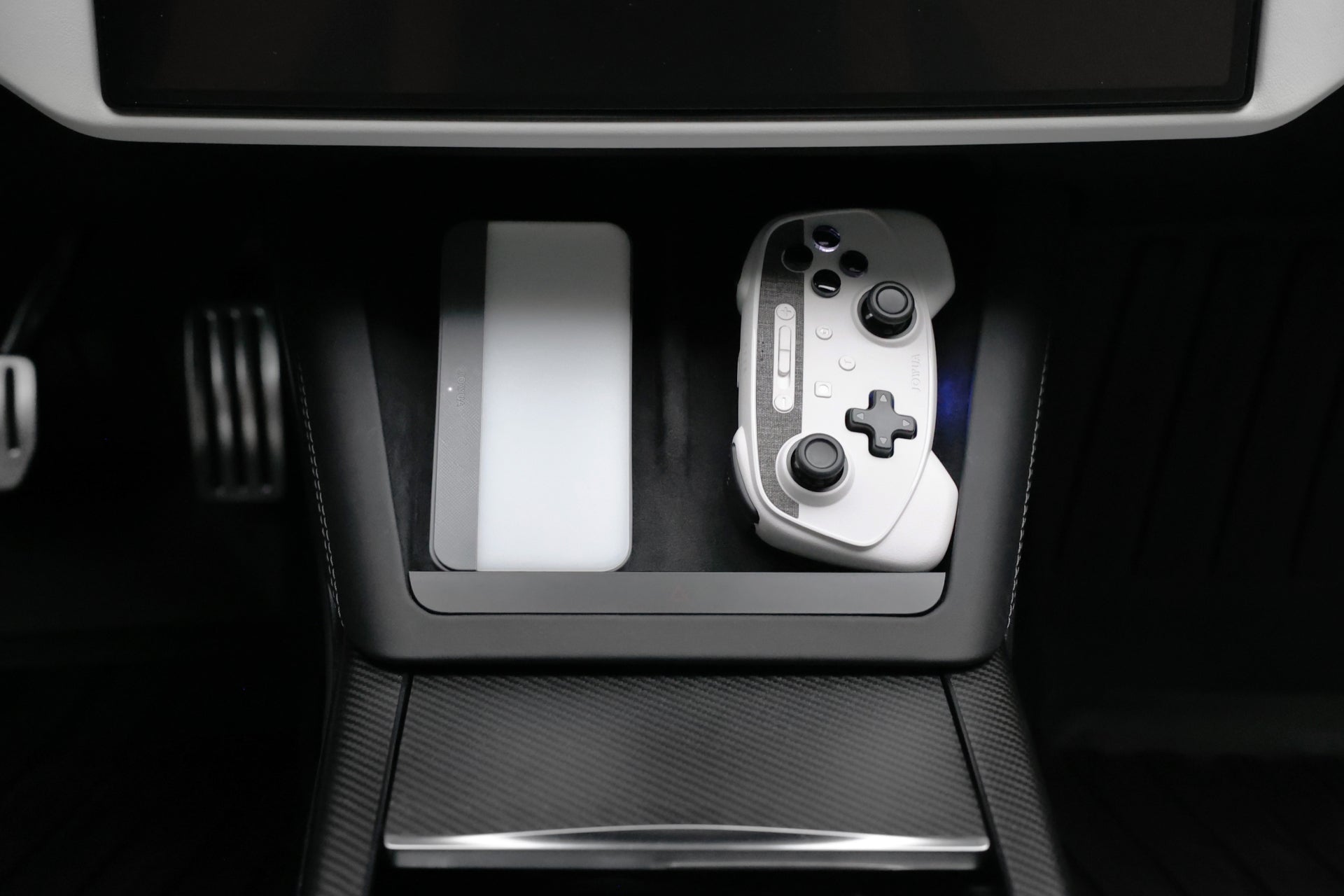 Tesla Gaming Controller - Multi-Device Wireless Controller (Wireless Charging)